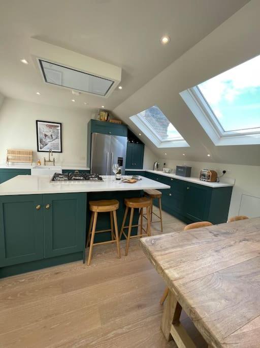 Apartment Luxurious 2-bedroom With Rooftop Terrace, Gourmet Kitchen & Fireplace *