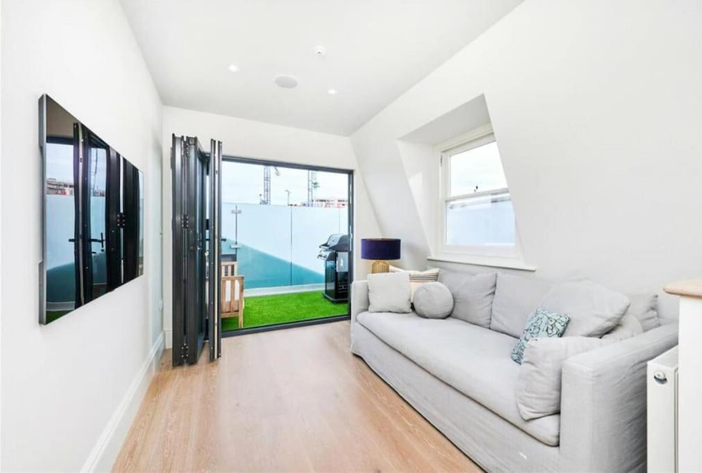 Appartamento Luxurious 2-bedroom With Rooftop Terrace, Gourmet Kitchen & Fireplace *
