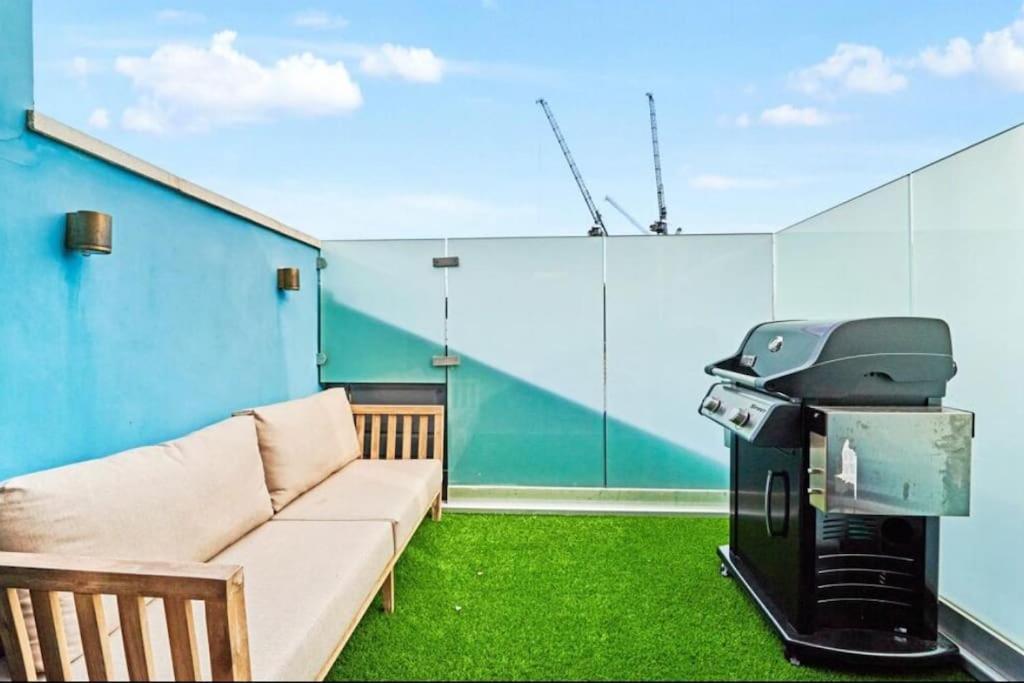 Luxurious 2-bedroom With Rooftop Terrace, Gourmet Kitchen & Fireplace Appartamento Londra