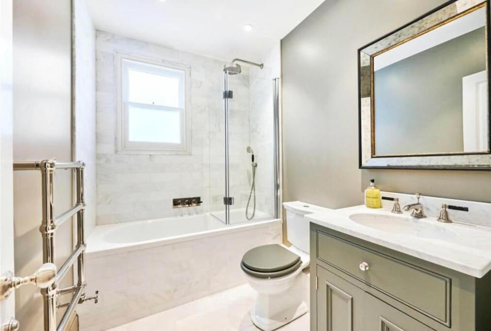 Appartamento Luxurious 2-bedroom With Rooftop Terrace, Gourmet Kitchen & Fireplace